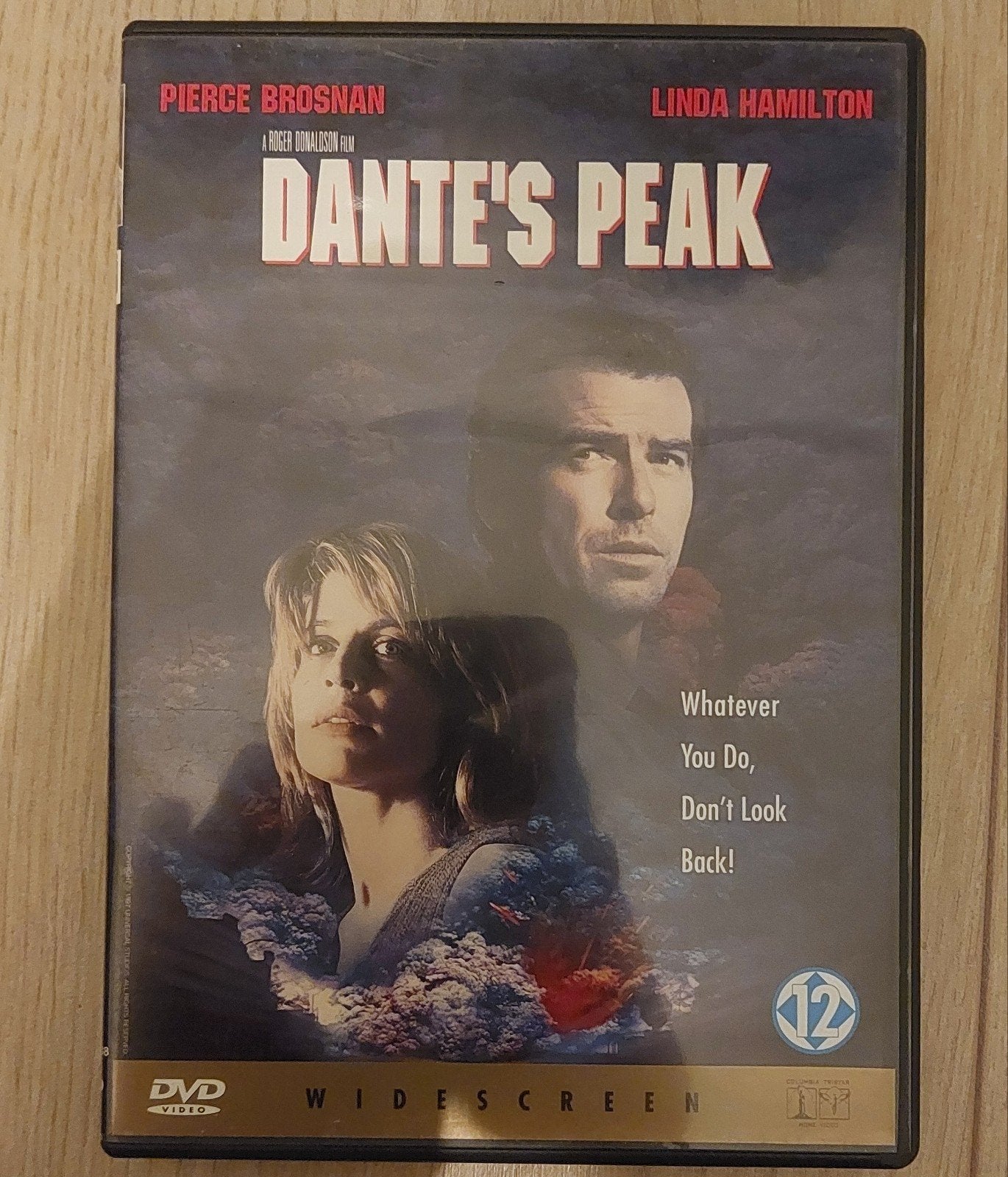 DVD - Dante's Peak - Pierce Brosnan & Linda Hamilton, Cd's en Dvd's, Vanaf 16 jaar, Ophalen of Verzenden, Zo goed als nieuw, Actiethriller