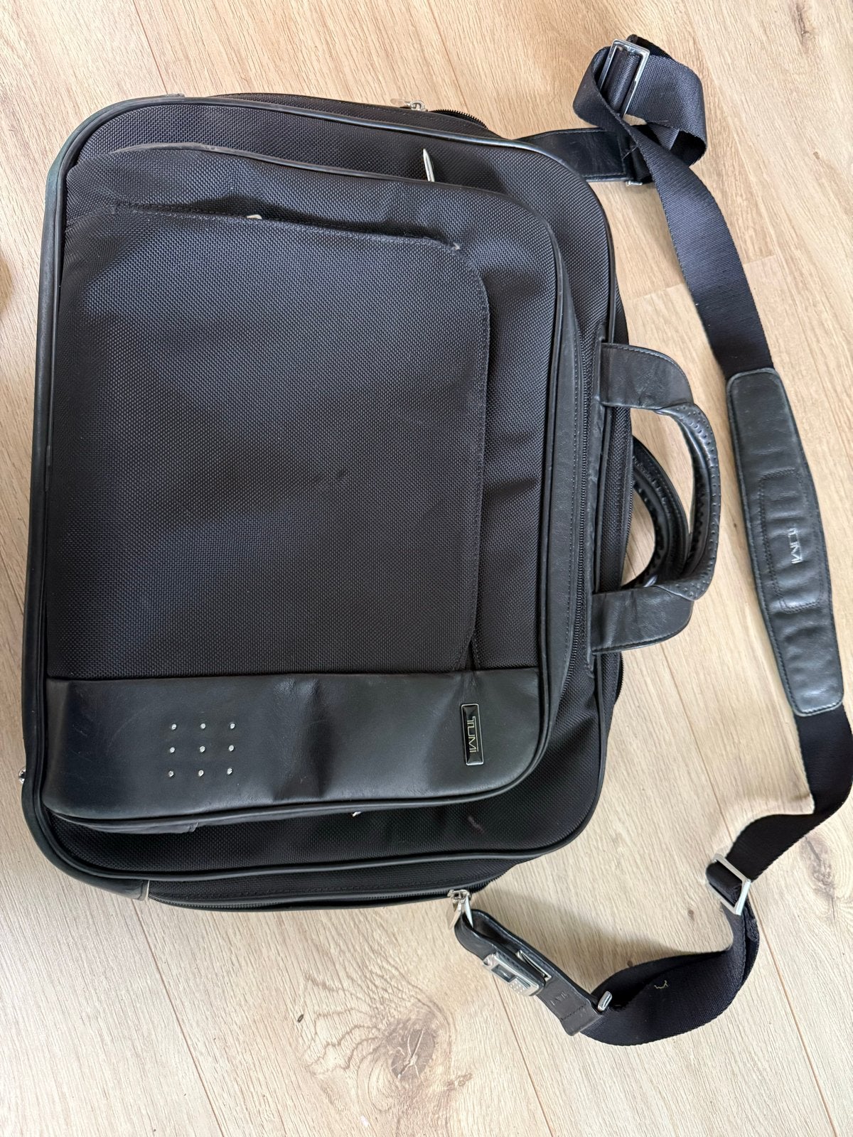 Tumi laptoptas / aktetas, Overige merken, 40 cm of meer, Gebruikt, Ophalen of Verzenden