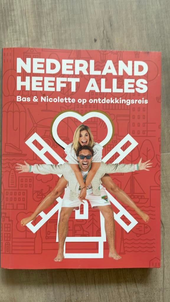 Nicolette van Dam - Nederland heeft Alles, Overige merken, Fiets- of Wandelgids, Zo goed als nieuw, Benelux