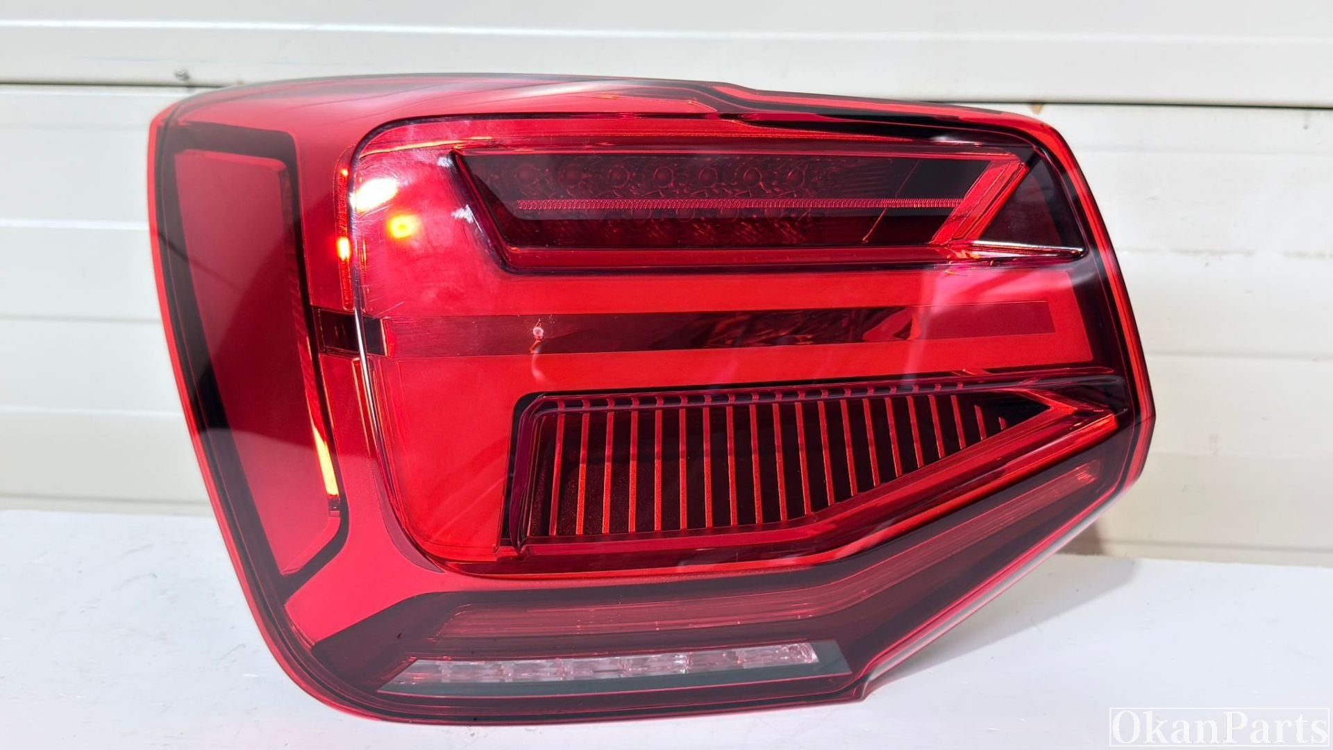Audi Q2 81A LED linker achterlicht links 81A945091B, Auto-onderdelen, Gebruikt, AUDI AG, Auto-Union-Strasse 1
85045  Ingolstadt, DE