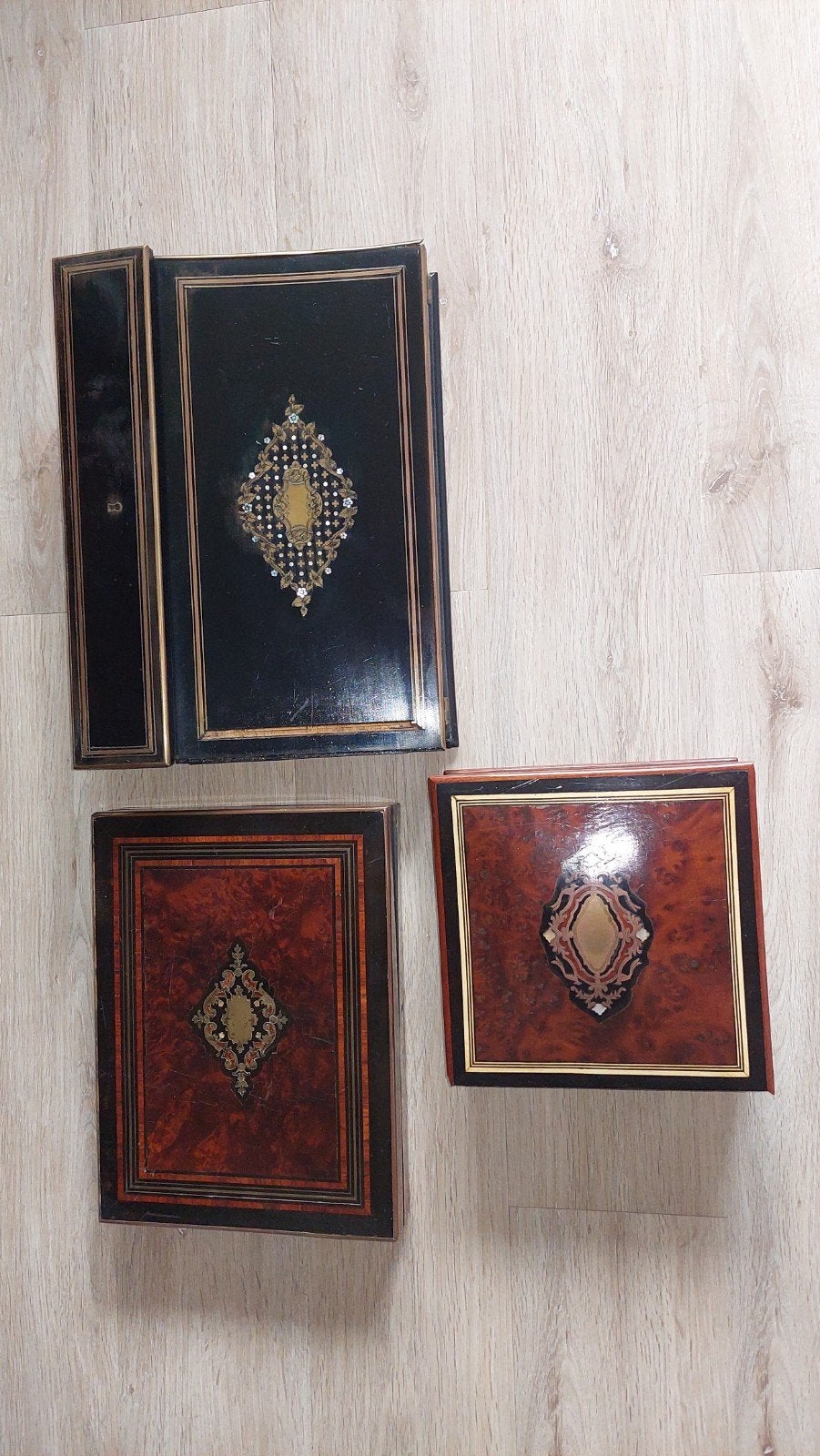 Antieke Boulle schrijfkistjes en speelkistje, Ophalen