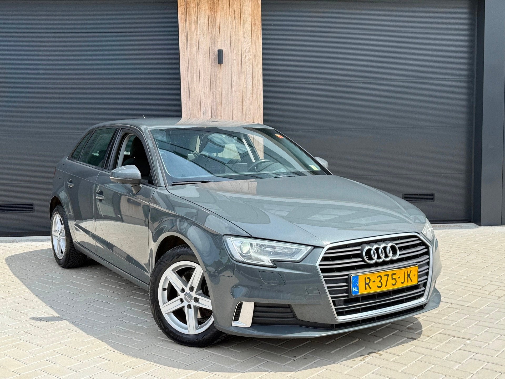 Audi A3 Sportback 1.6 TDI Pro Line (bj 2017) FACELIFT XENON, Auto's, Audi, Voorwielaandrijving, Stof, Gebruikt, Euro 6