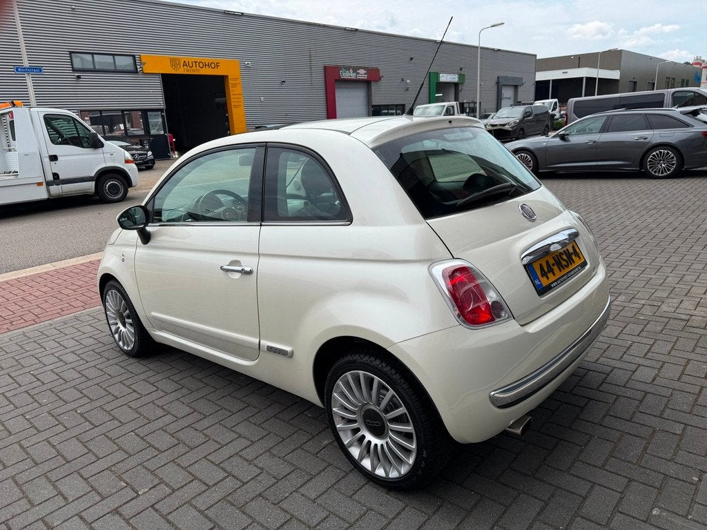 Fiat 500 1.2 Lounge Automaat Panoramadak Parelmoer 16inch, Auto's, Fiat, Euro 5, Gebruikt, 1242 cc, Origineel Nederlands
