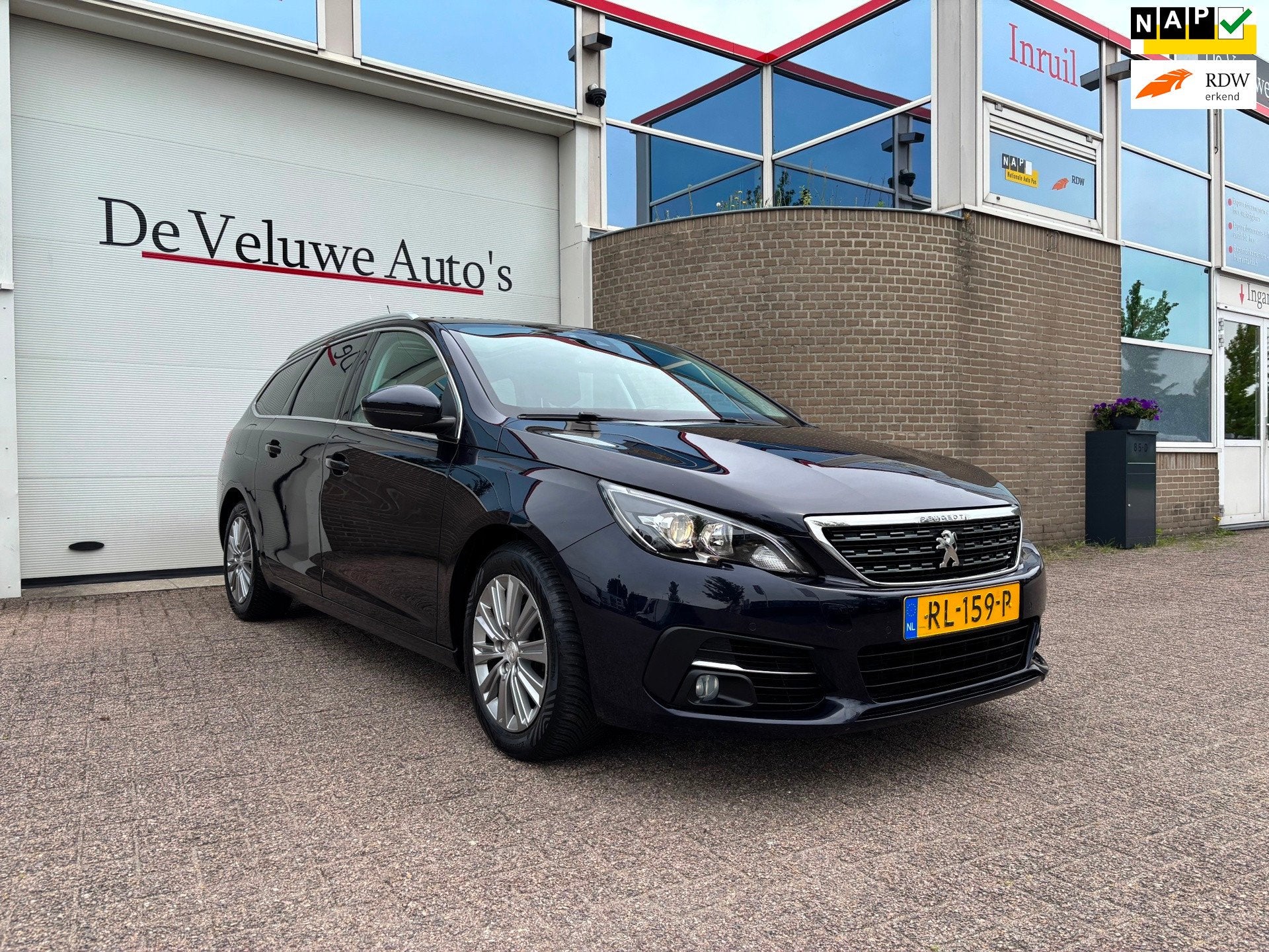 Peugeot 308 SW 1.2 PureTech Blue Lease|Pano|Clima|LED |Cruis, Voorwielaandrijving, Gebruikt, Euro 6, 1199 cc