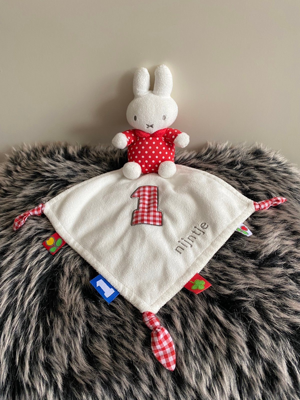 Nijntje knuffel doekje nr1 rood met stippen, Verzenden, Zo goed als nieuw, Konijn
