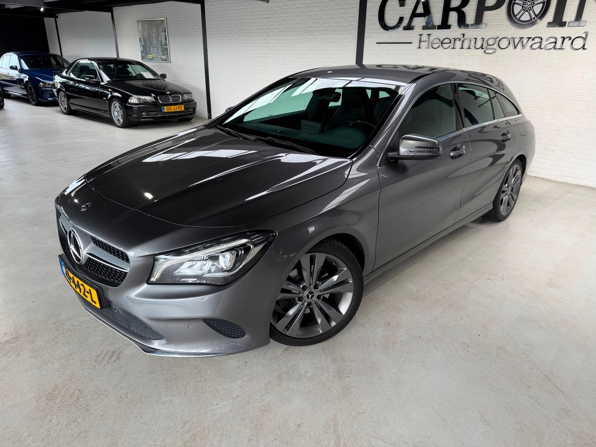 Mercedes-Benz CLA-klasse Shooting Brake 180 d Business Solut, Auto's, Gebruikt, 4 cilinders, Leder en Stof, Origineel Nederlands