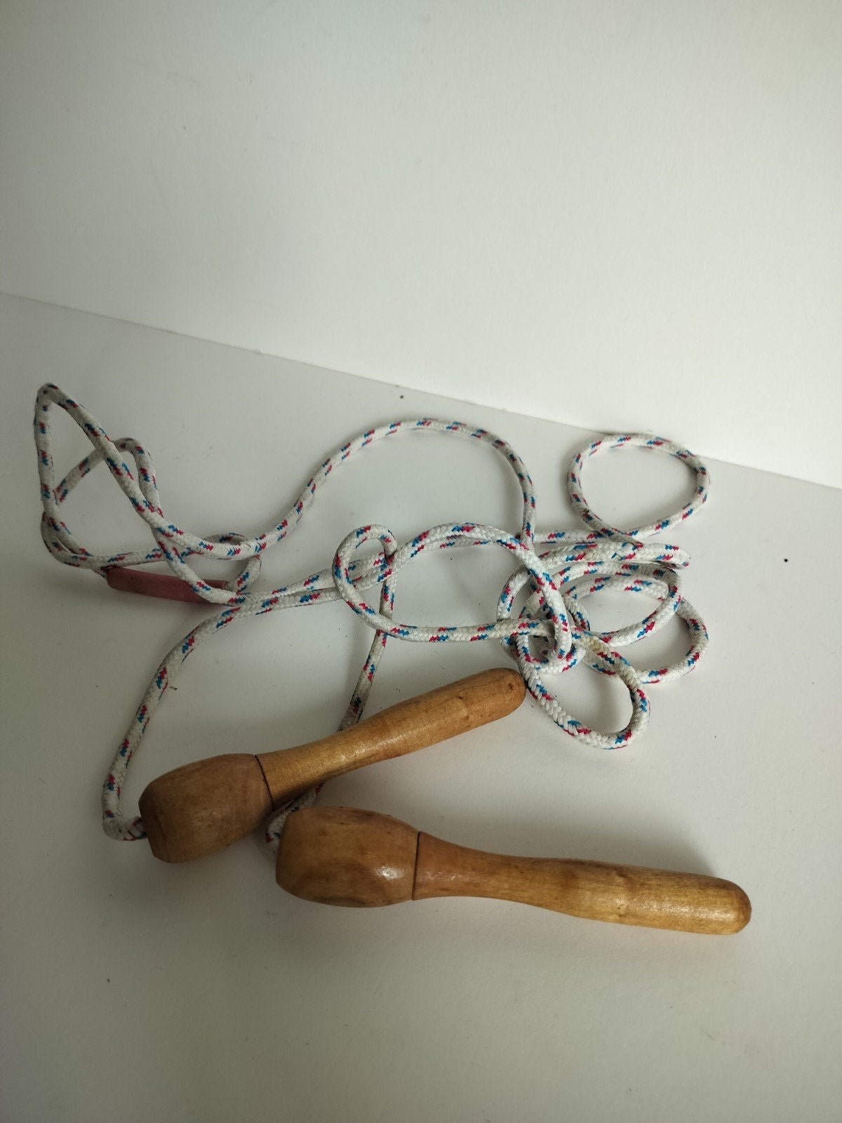 Springtouw met houten handvatten, Ophalen of Verzenden, Sport-springtouw, Gebruikt