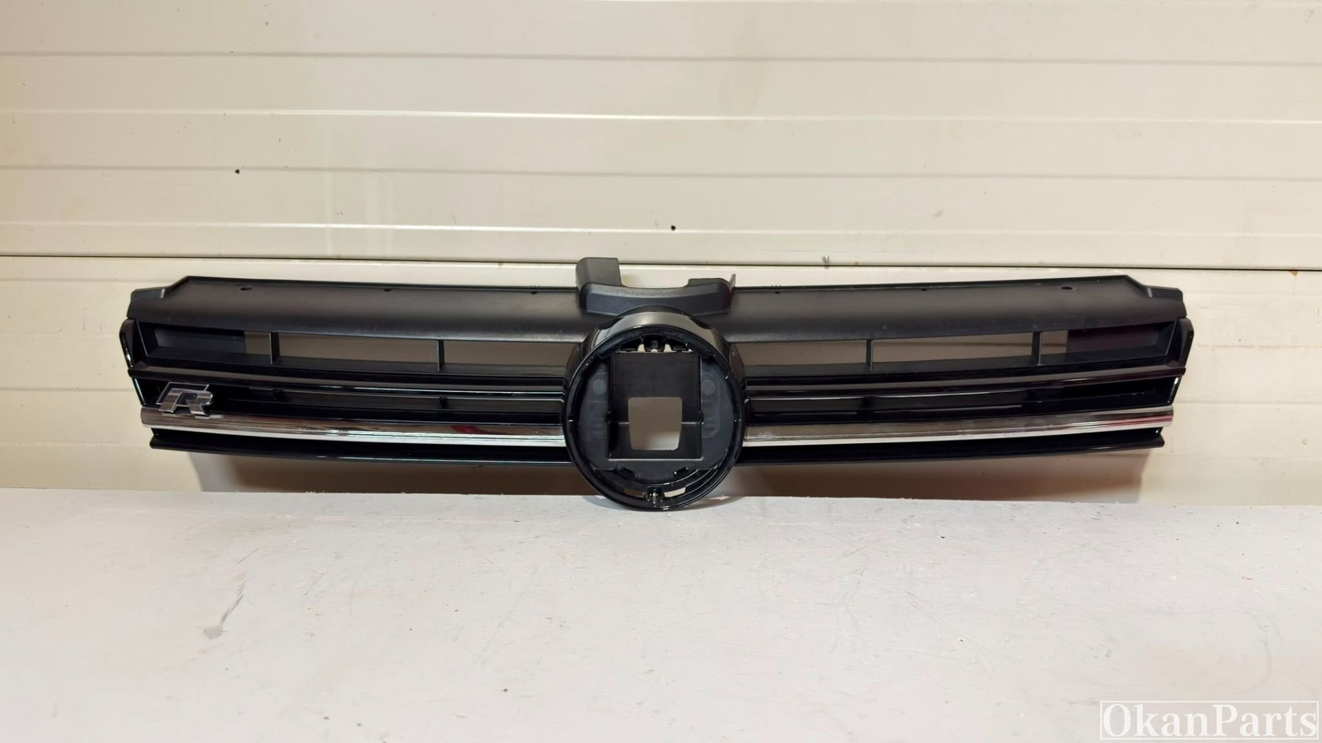Volkswagen Golf 7 7.5 R Facelift Grille 5G0853653Q, Gebruikt, Volkswagen AG, Berliner Ring 2
38440  Wolfsburg, DE, Volkswagen