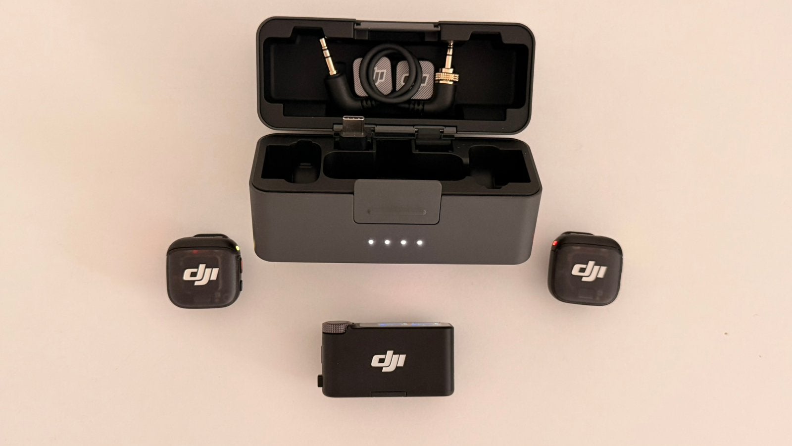DJI Mic 3 – 2 TX + 1 RX + Charging Case, Ophalen of Verzenden, Zo goed als nieuw, Studiomicrofoon, Draadloos