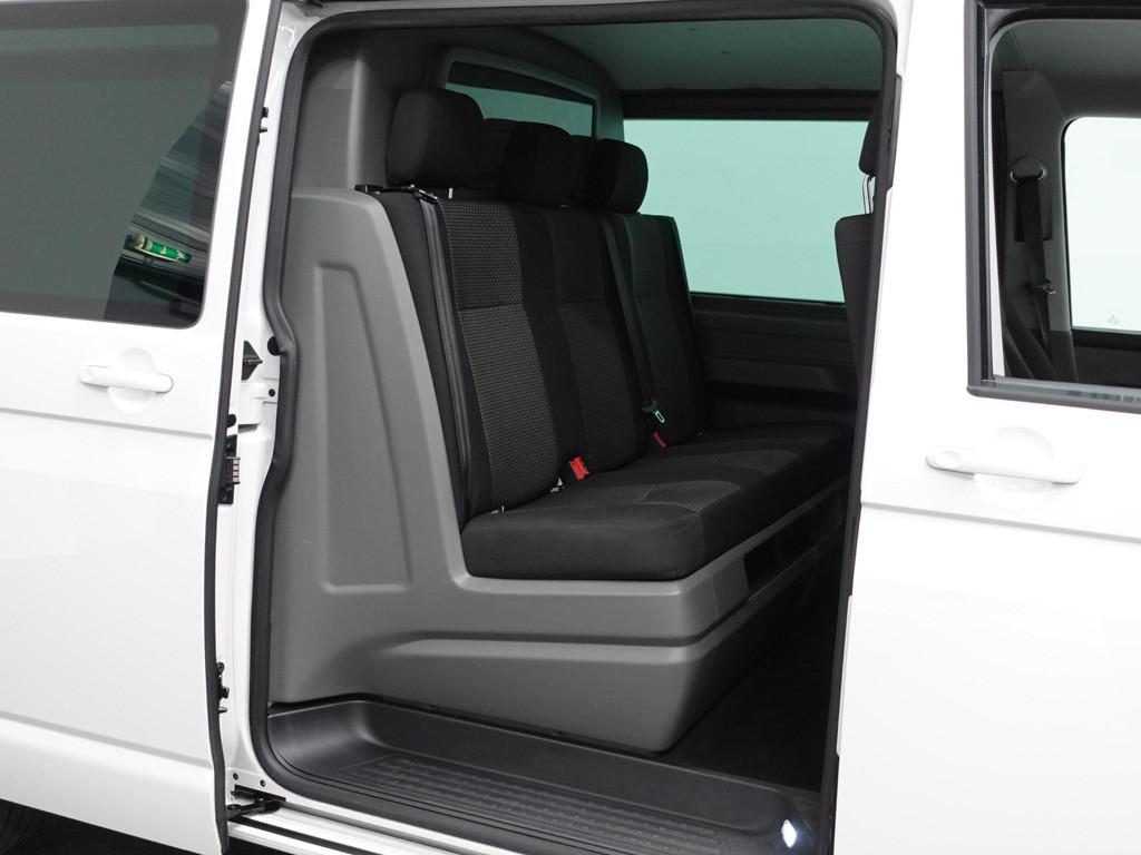 Volkswagen Transporter 150pk Automaat L2 Dubbele Cabine Bull, Auto's, Stof, Gebruikt, 4 cilinders, 150 pk