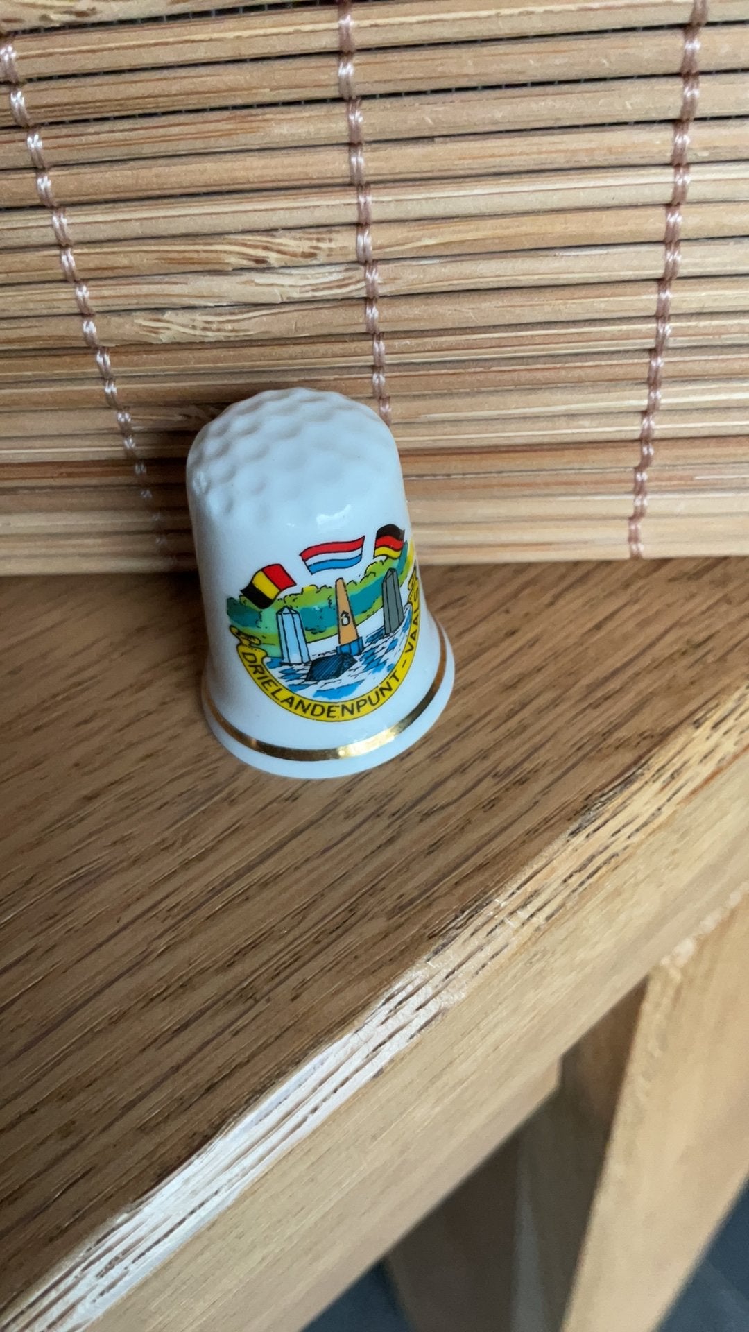 Drielandenpunt vingerhoed vingerhoedje vingerhoedjes vinger, Verzamelen, Vingerhoedjes, Ophalen of Verzenden, Nieuw, Porselein