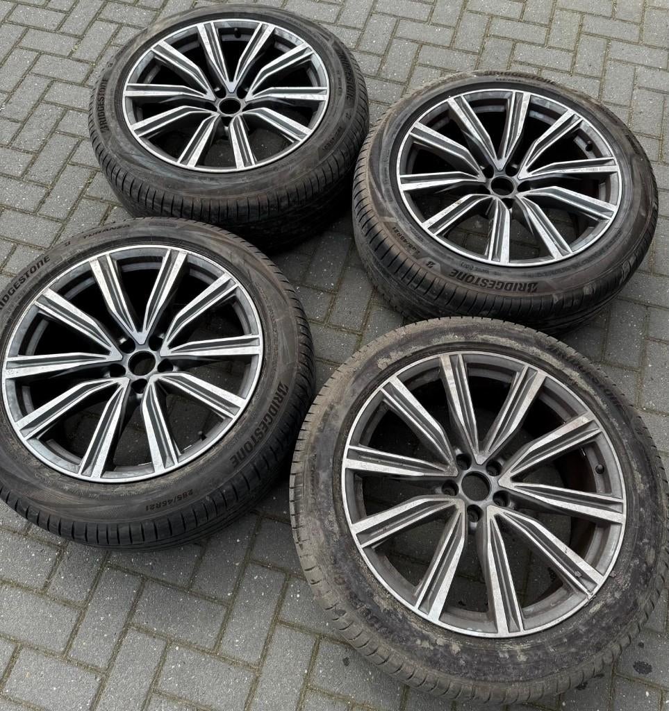 Audi Q8 SQ8 wielen Bridgestone zomerbanden, Auto-onderdelen, Banden en Velgen, Ophalen, Gebruikt, 285 mm, Banden en Velgen
