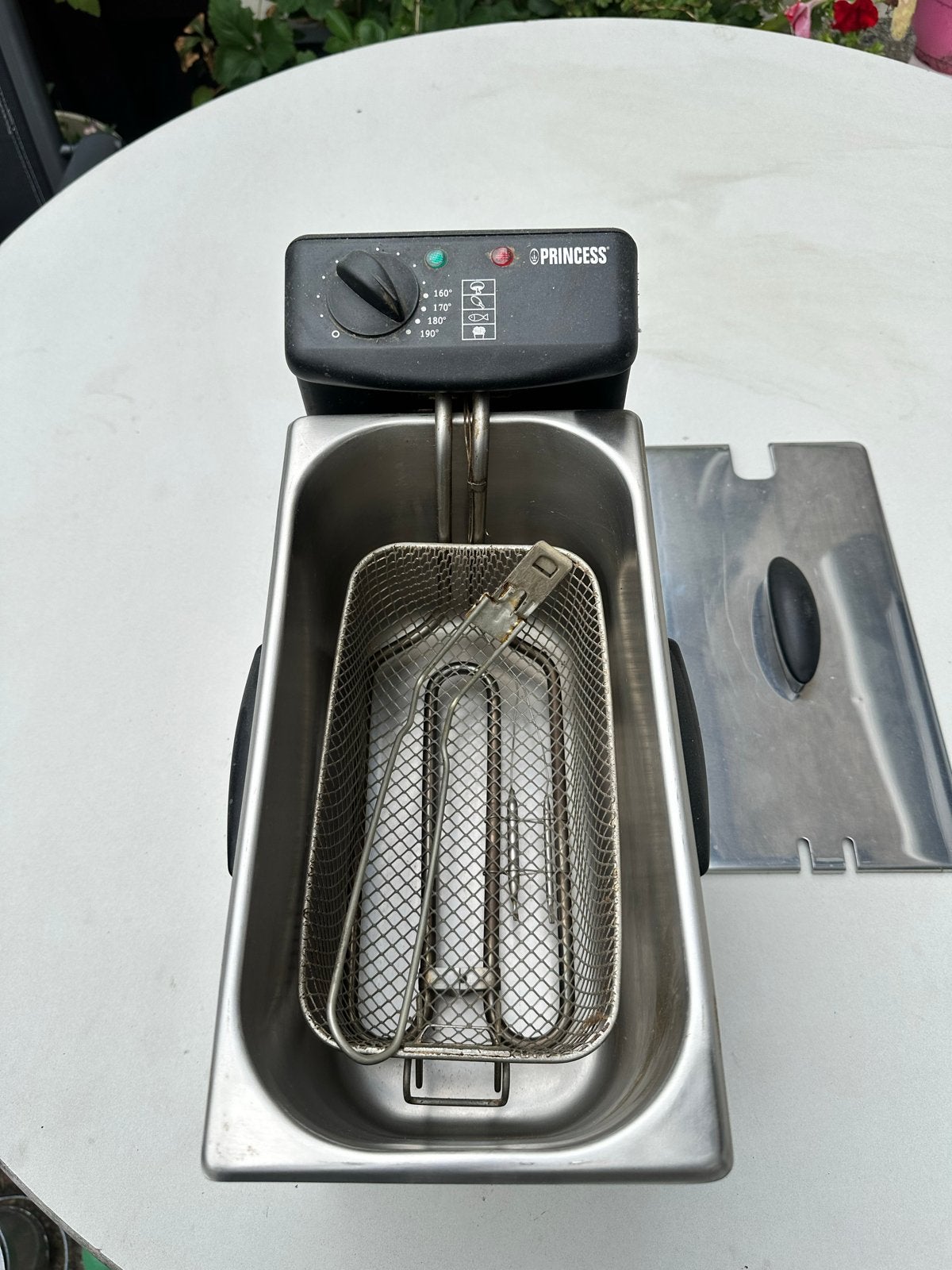 Princess Friteuse - Compact en Handig, 1 tot 2 liter, Ophalen, Gebruikt, Uitneembare binnenpan