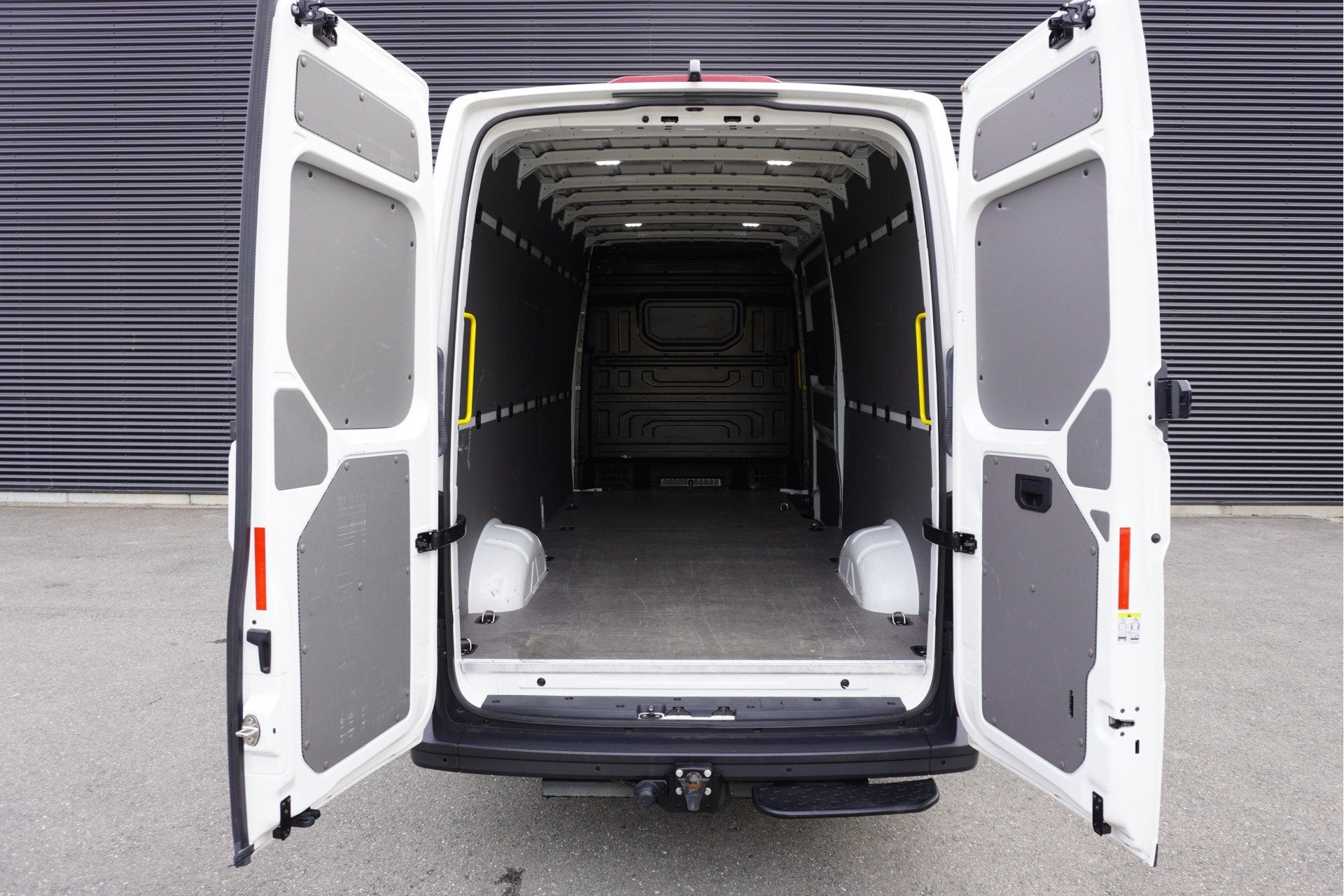MAN TGE 160pk RWD Automaat L4H3/L3H2 LED 3500kg Trekgewicht, Auto's, Automaat, Gebruikt, 4 cilinders, MAN