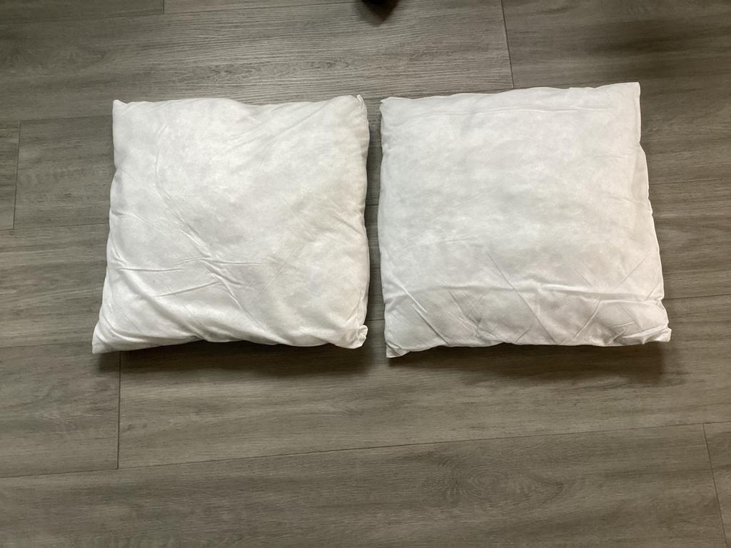Voor €2.00. Binnenkussens 40-40 cm.  2 stuks, Huis en Inrichting, Woonaccessoires | Kussens, Ophalen, Gebruikt, Vierkant