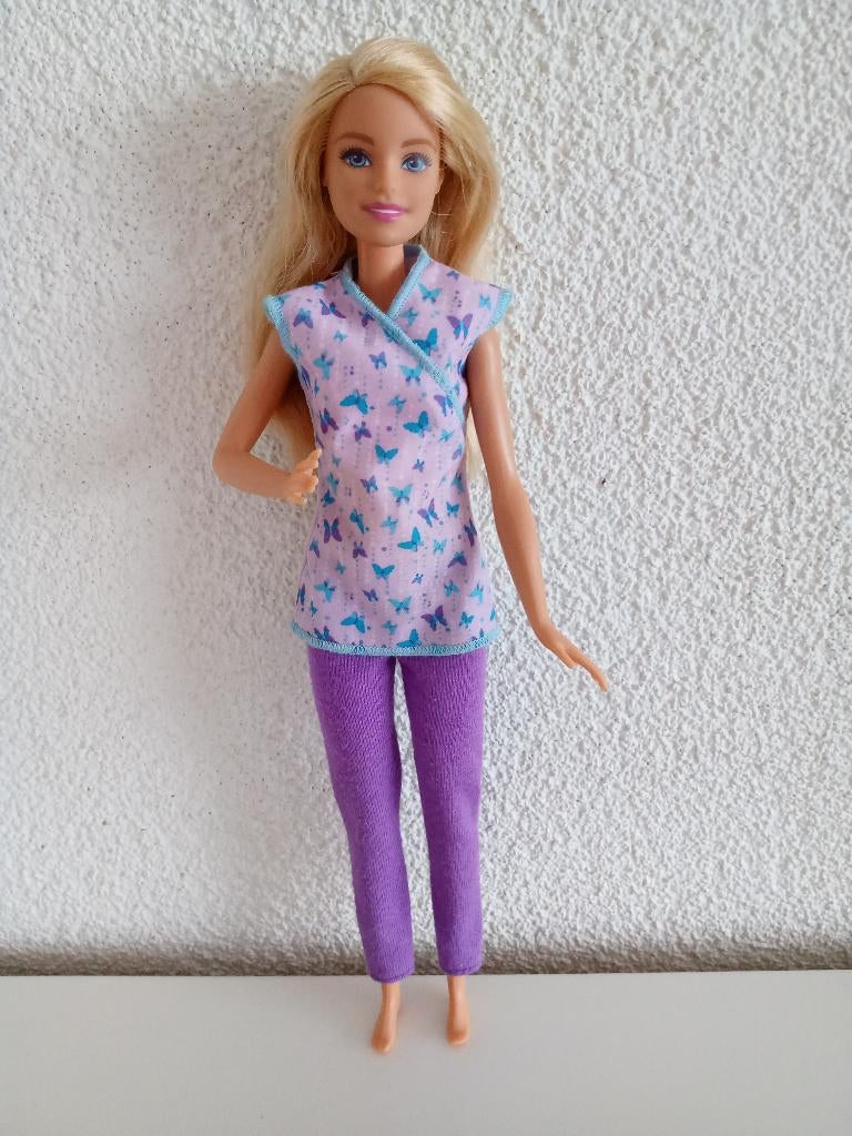 Barbie Nurse DVF57, Ophalen of Verzenden, Gebruikt, Barbie