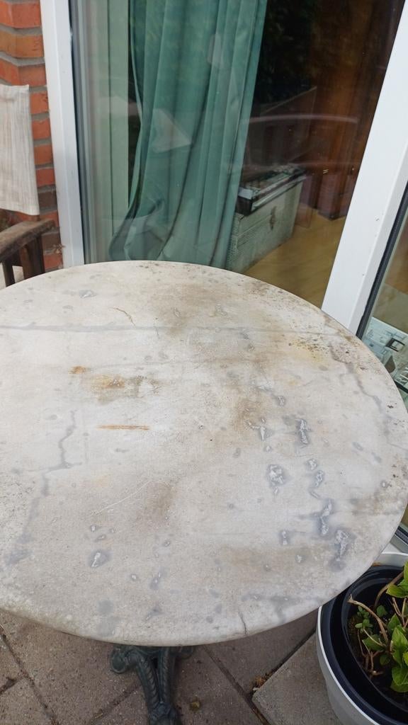 Vintage bistrotafel met marmeren blad en gietijzeren poot, Ophalen of Verzenden