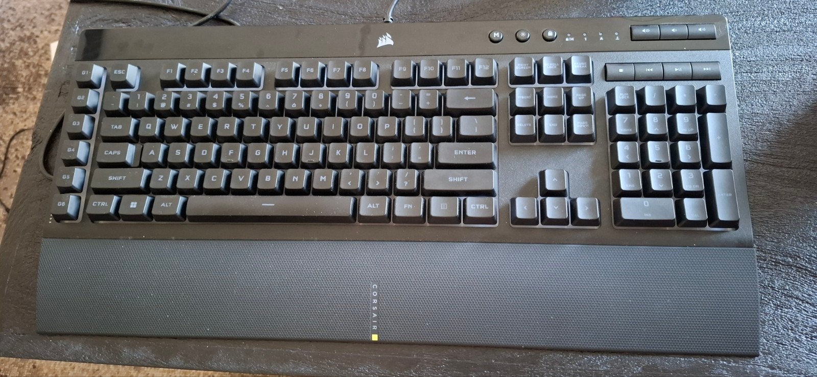Corsair K55 RGB Gaming Toetsenbord met Polssteun, Multimediatoetsen, Ophalen of Verzenden, Zo goed als nieuw, Qwerty