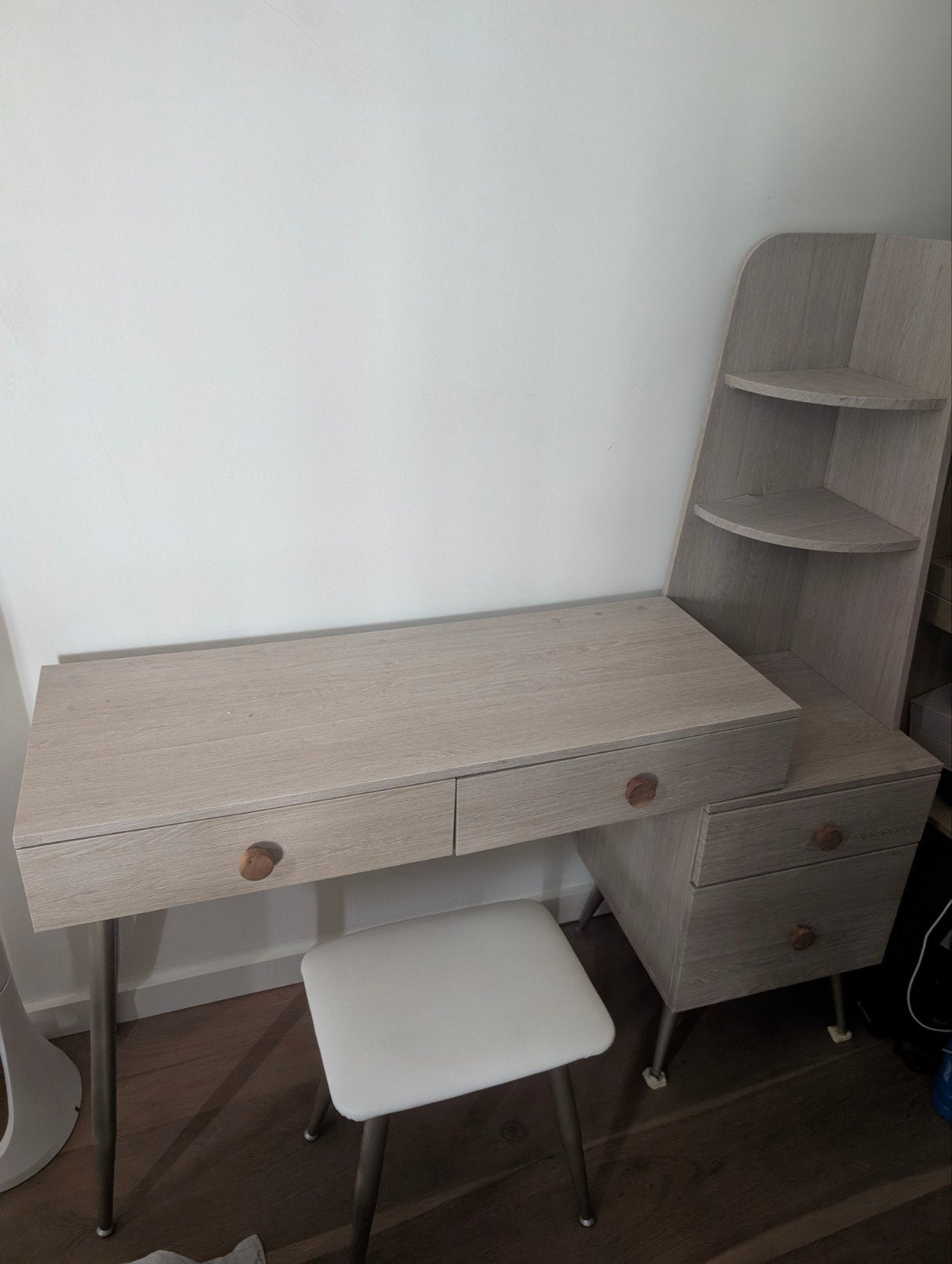 Kaptafel met spiegel en krukje - Zo goed als nieuw, Modern, Scandinavisch, Zo goed als nieuw, 150 tot 200 cm, Hout