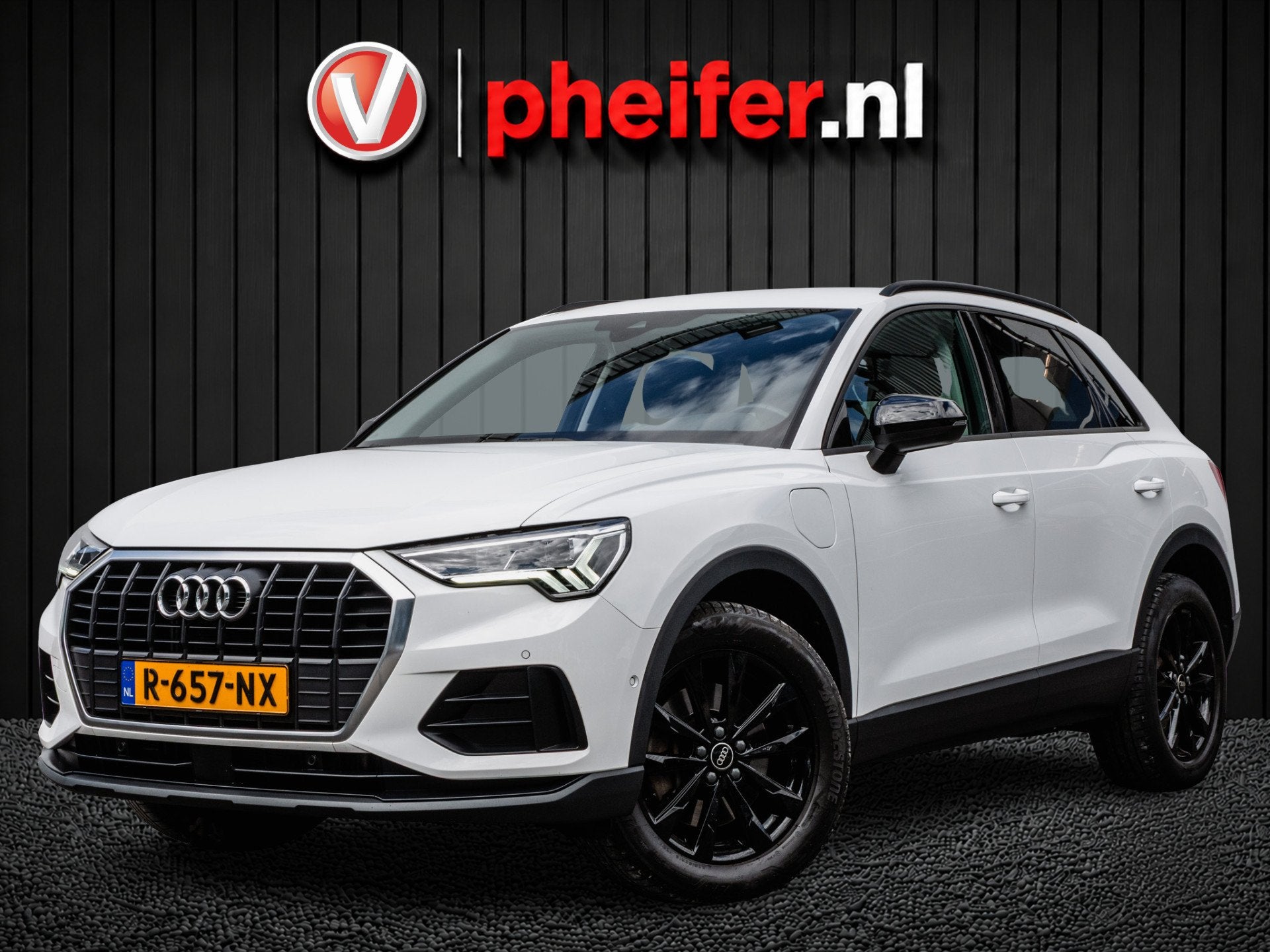 Audi Q3 45 TFSI e 245pk Advanced edition Sportstoelen/ Stoel, Auto's, Stof, Gebruikt, Met garantie (alle), Wit