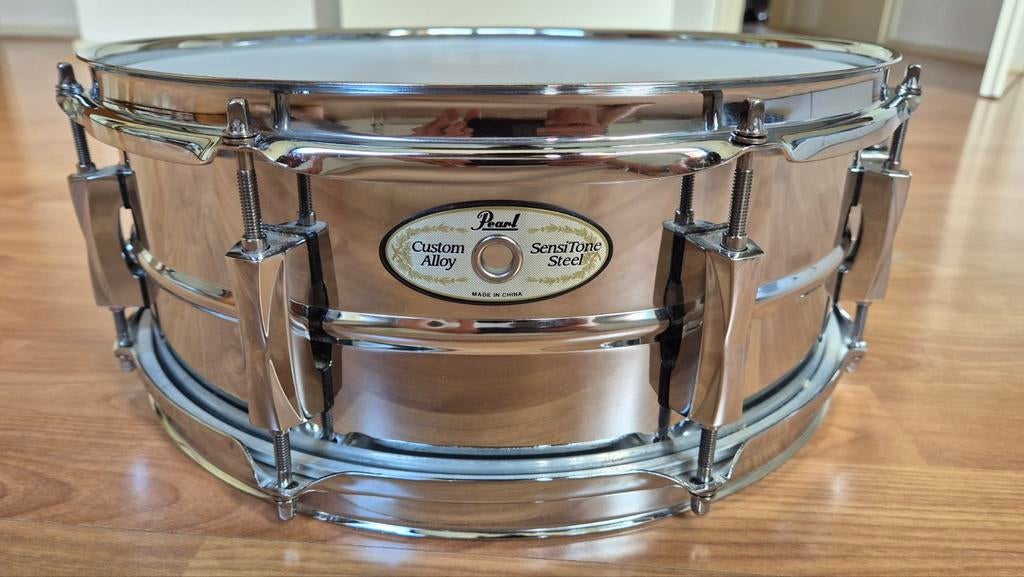 Pearl SensiTone Steel Snaredrum 14x5.5, Muziek en Instrumenten, Drumstellen en Slagwerk, Ophalen of Verzenden, Zo goed als nieuw