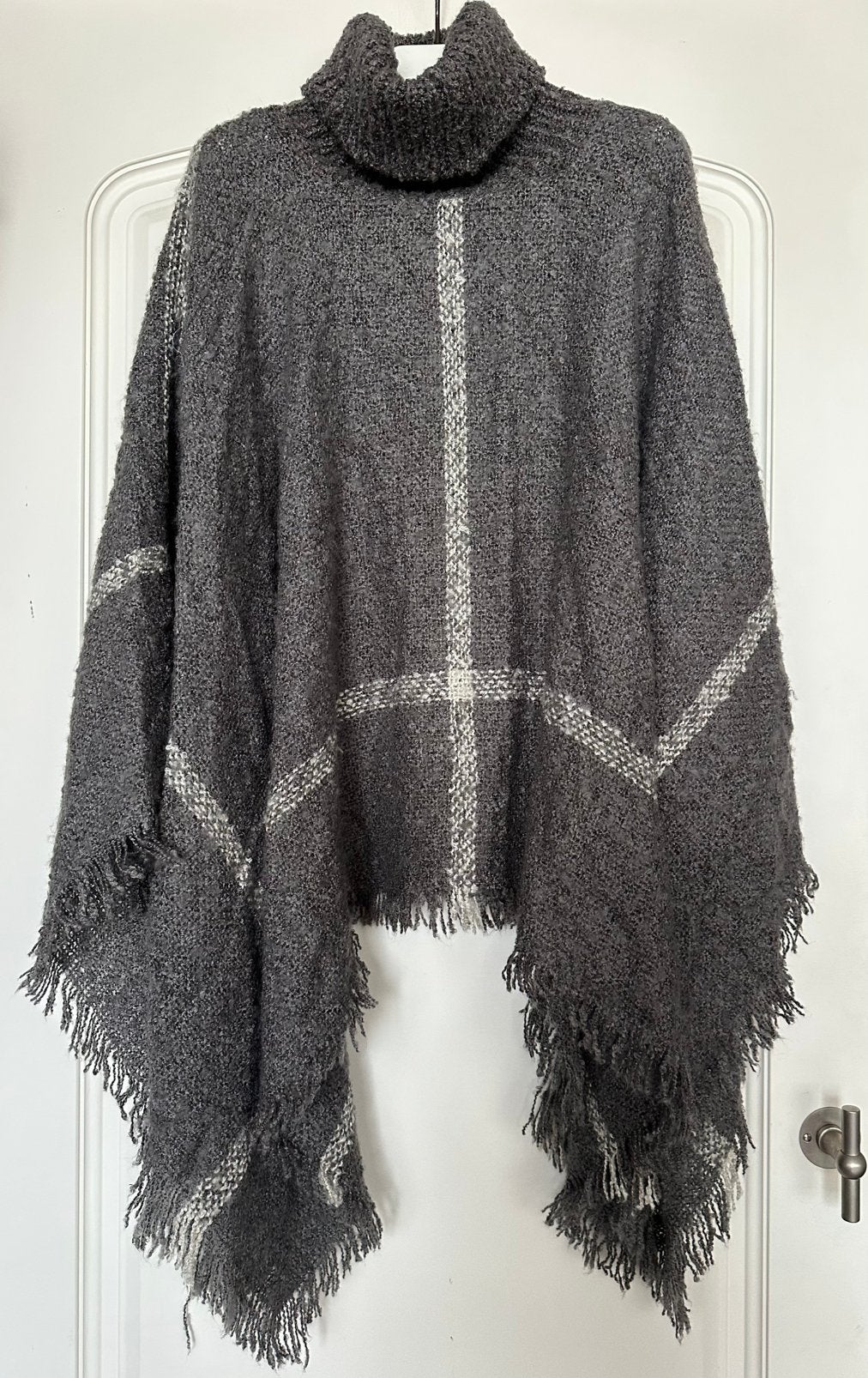Poncho met col , zacht materiaal , one size, Kleding | Dames, Ophalen of Verzenden, Gedragen, Maat 42/44 (L), Grijs