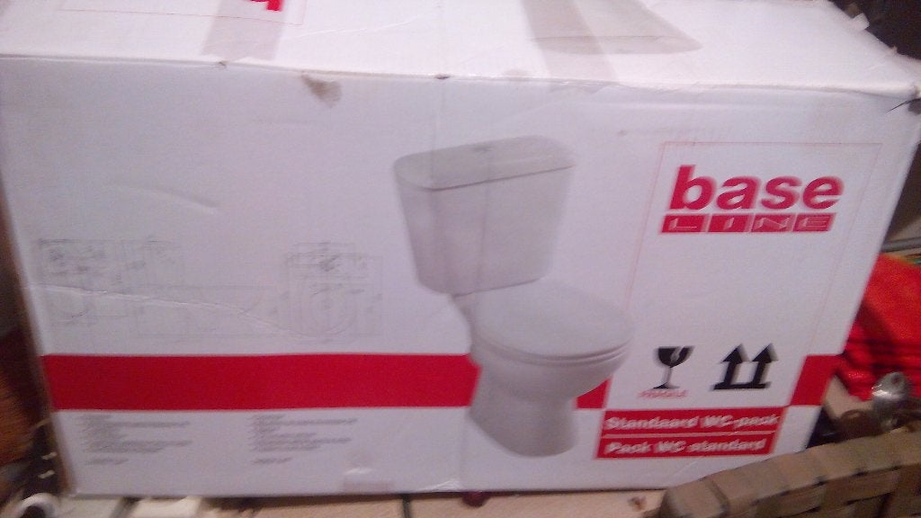 Nieuw Base Line Standaard WC-pot met reservoir, Doe-het-zelf en Verbouw, Sanitair, Ophalen, Nieuw, Steen, Toilet