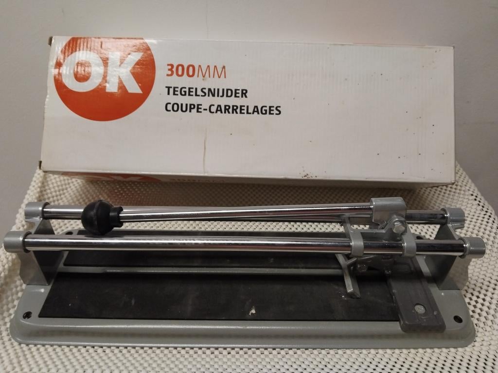 OK 300MM Tegelsnijder - Coupe-Carrelages, Doe-het-zelf en Verbouw, Tegels, Ophalen, Gebruikt, Overige typen, Minder dan 5 m²