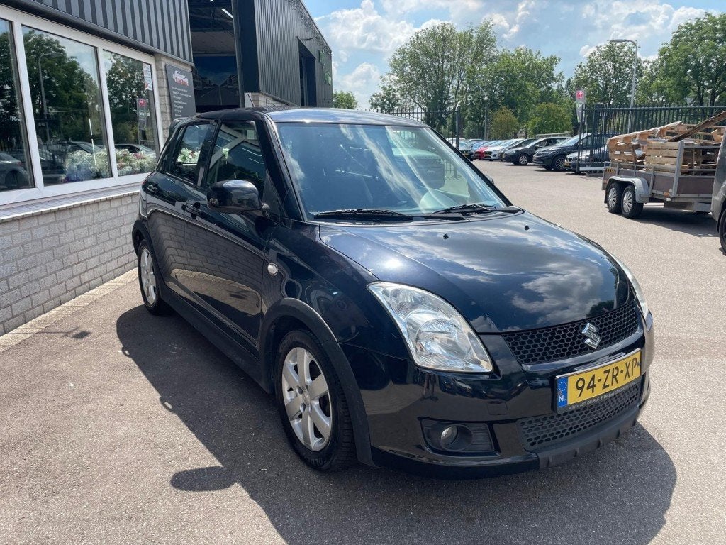Suzuki SWIFT 1.3 SHOGUN Airco Nwe Apk Spoiler, Auto's, Suzuki, Voorwielaandrijving, 40 €/maand, 400 kg, Bedrijf