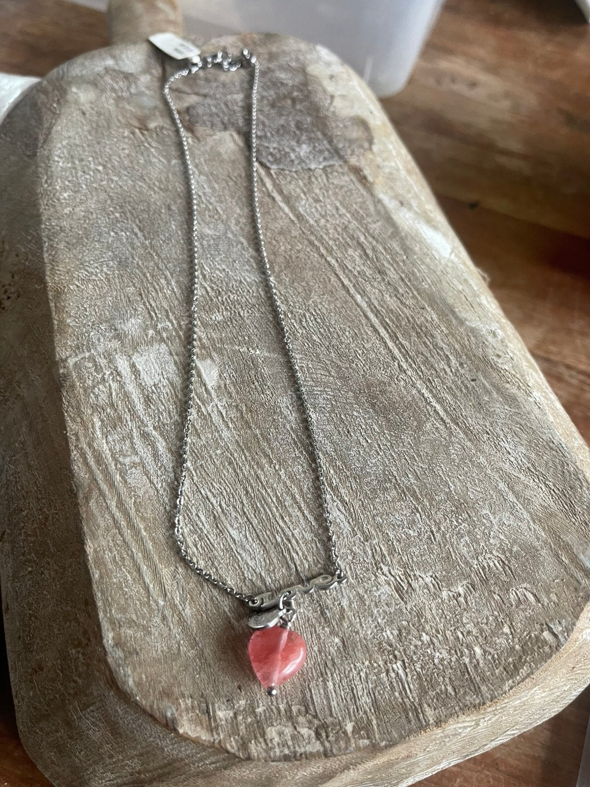 Exoal ketting “love” met roze hartje, Sieraden, Tassen en Uiterlijk, Nieuw, Ophalen of Verzenden, Zilver, Overige materialen