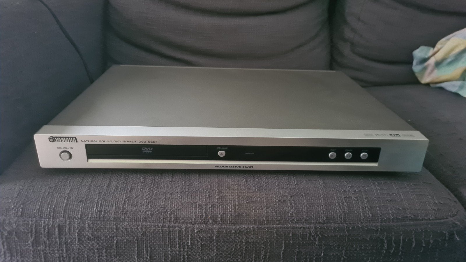 DVD speler Yamaha dvd-s557, Ophalen, Zo goed als nieuw, Dvd-speler, Overige merken