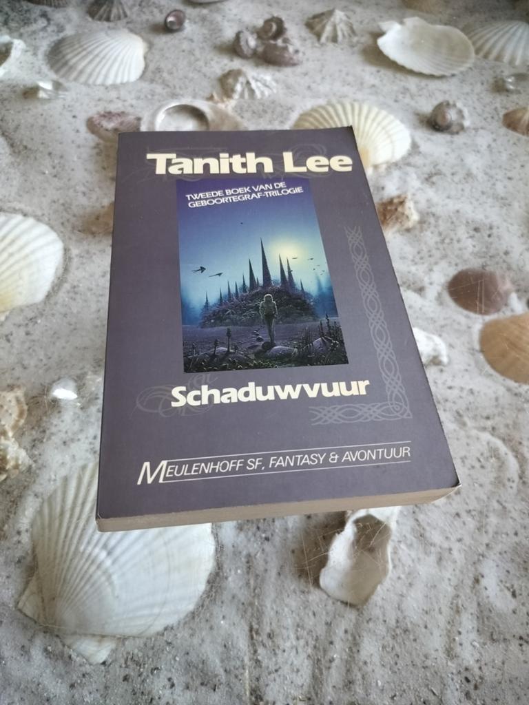 Tanith Lee - Schaduwvuur, Boeken, Ophalen of Verzenden, Gelezen