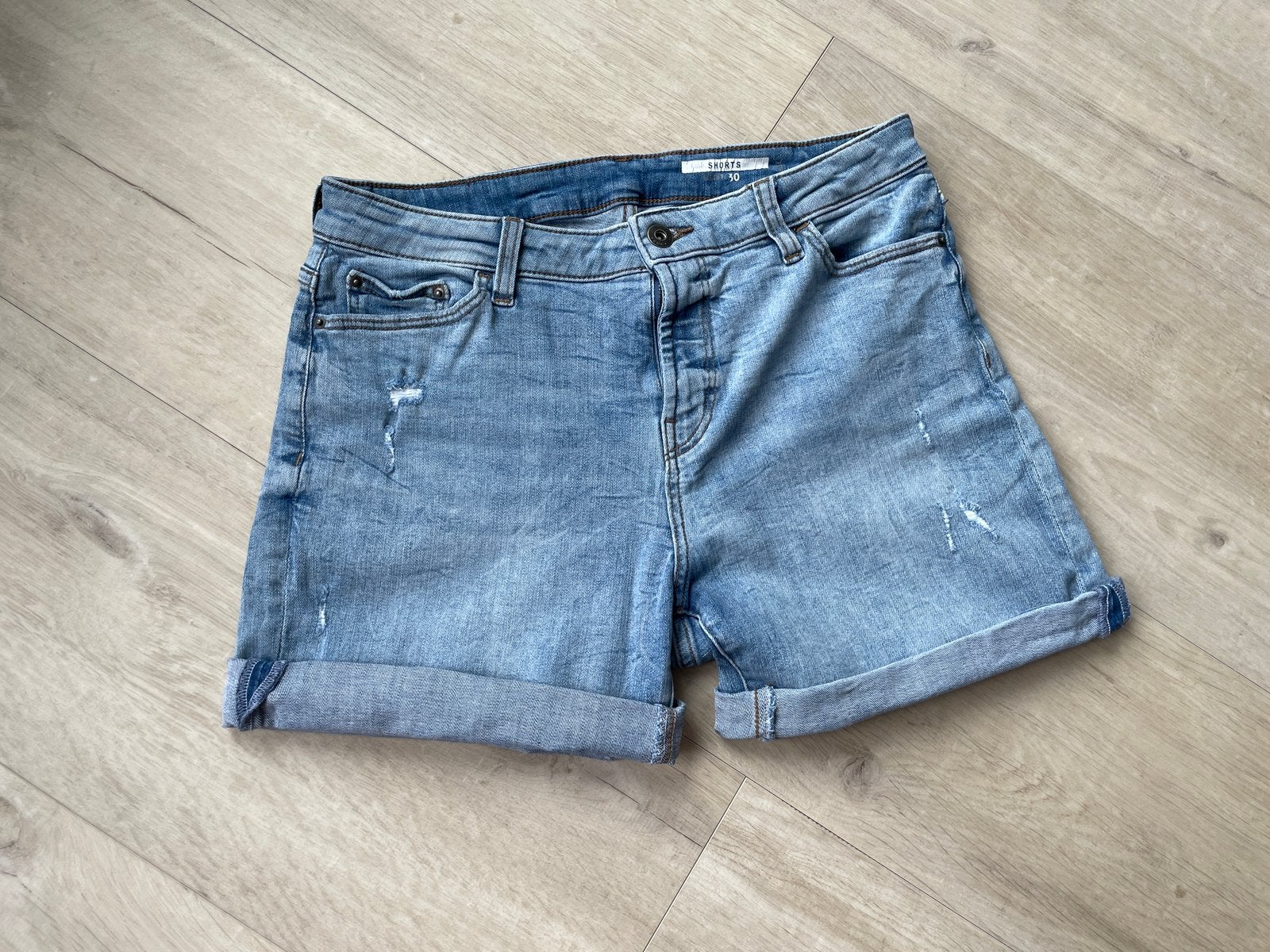 EDC – Blauwe denim short – maat 30 – In nette staat, Ophalen of Verzenden, Zo goed als nieuw, Blauw, W30 - W32 (confectie 38/40)