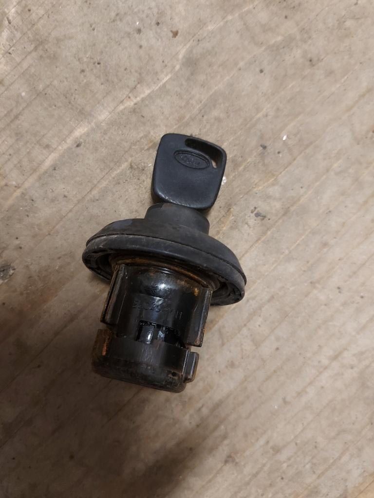 Afsluitbare tankdop Ford Ka 2002, Ophalen of Verzenden
