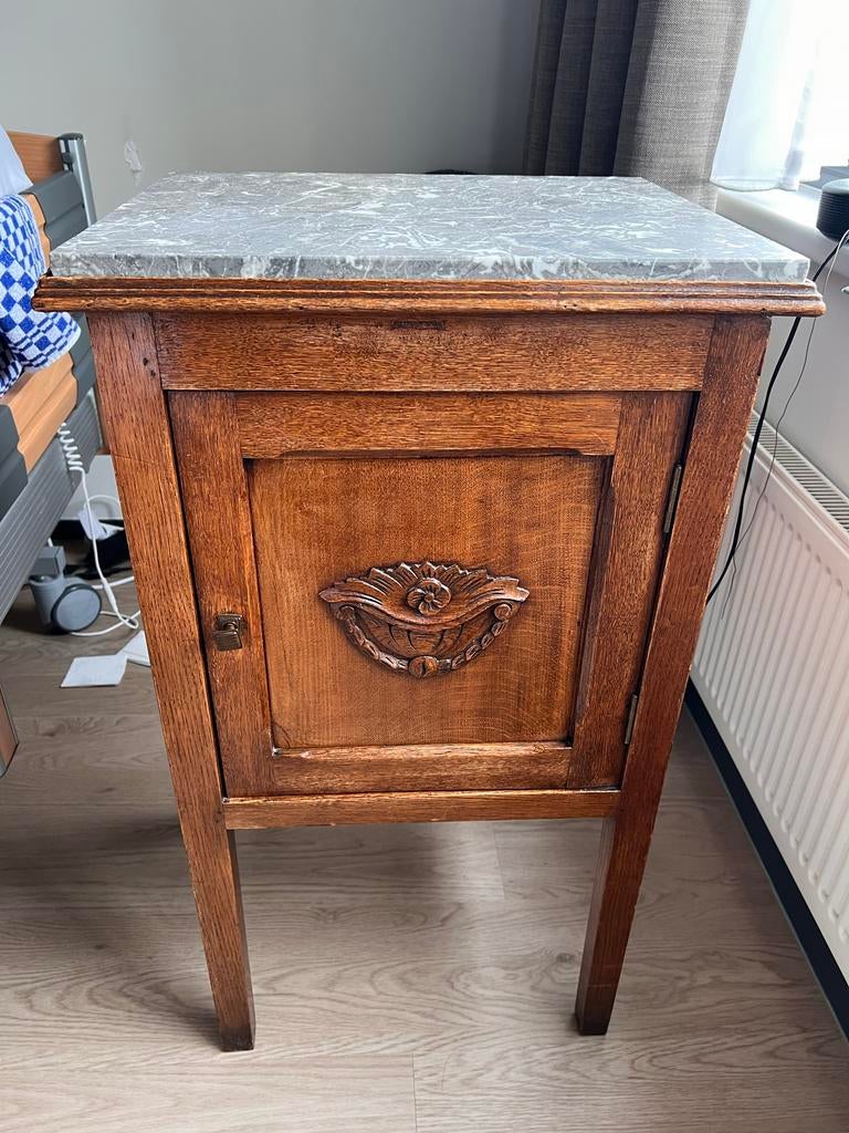 Antiek nachtkastje met marmeren blad, Ophalen