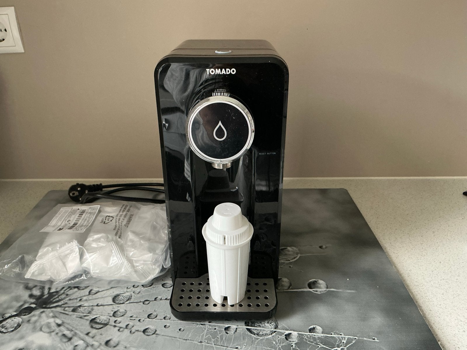 Tomado TSM2001B Instant Hot Water Dispenser, Afneembaar waterreservoir, Overige modellen, Overige typen, 10 kopjes of meer