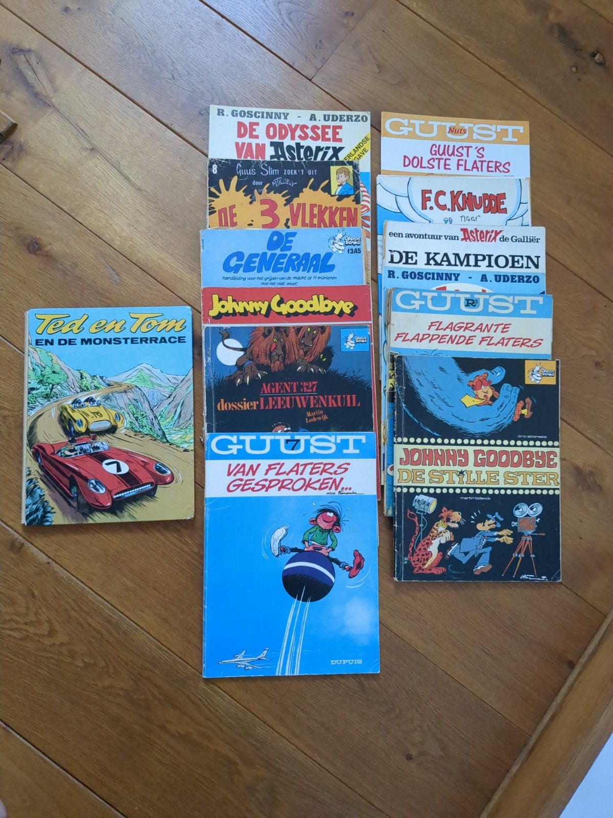 Pakket 9 vintage stripboeken oa  Guust Flater, Asterix,, Boeken, Meerdere stripboeken, Ophalen of Verzenden, Gelezen