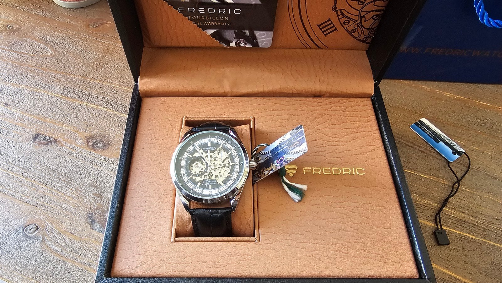 Fredric Tourbillon Horloge - Zwart Leer & Zilverkleurig, Sieraden, Tassen en Uiterlijk, Horloges | Heren, Ophalen of Verzenden