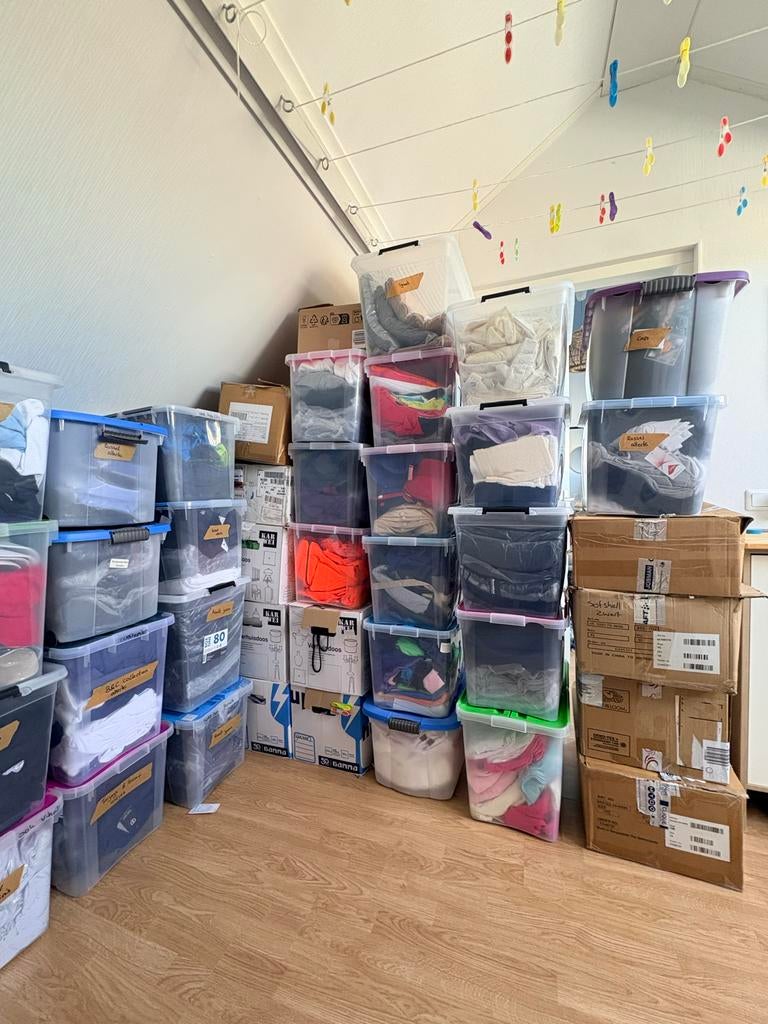 Grote partij NIEUWE kleding 40 bakken – handel, Kleding | Dames, Ophalen, Nieuw