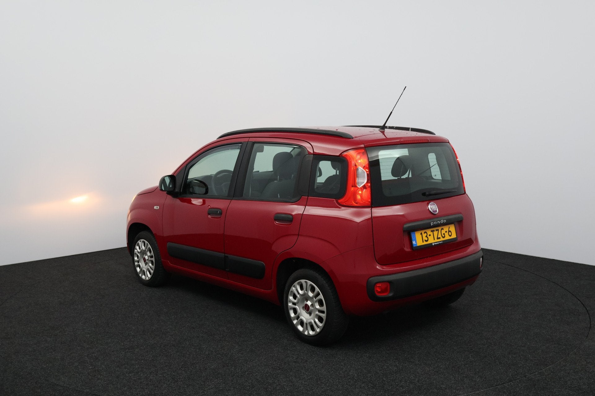 Fiat Panda 0.9 TwinAir Pop/ Stuurbekr/ C.V. Afstand/ Elek. R, Voorwielaandrijving, Euro 5, Zwart, Panda