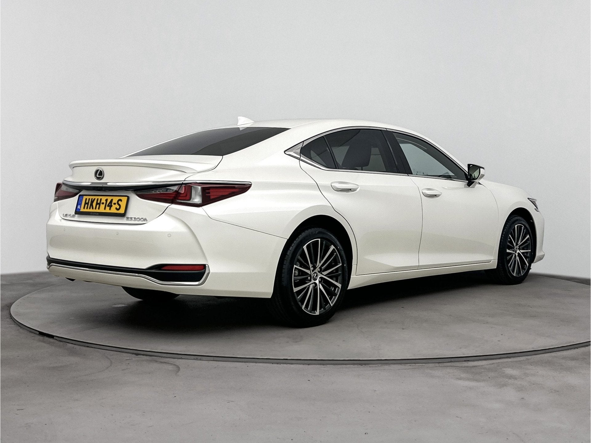 Lexus ES 300h Business Line | BTW-Auto | Carplay | Sunroof |, 12 maanden, Gebruikt, 4 cilinders, 1655 kg