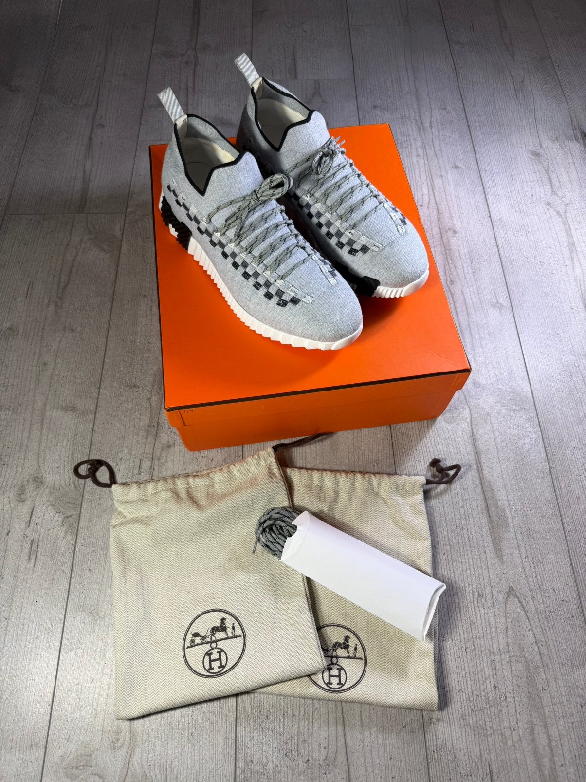 Hermes, Kleding | Heren, Schoenen, Overige kleuren, Ophalen of Verzenden, Sneakers of Gympen, Gedragen