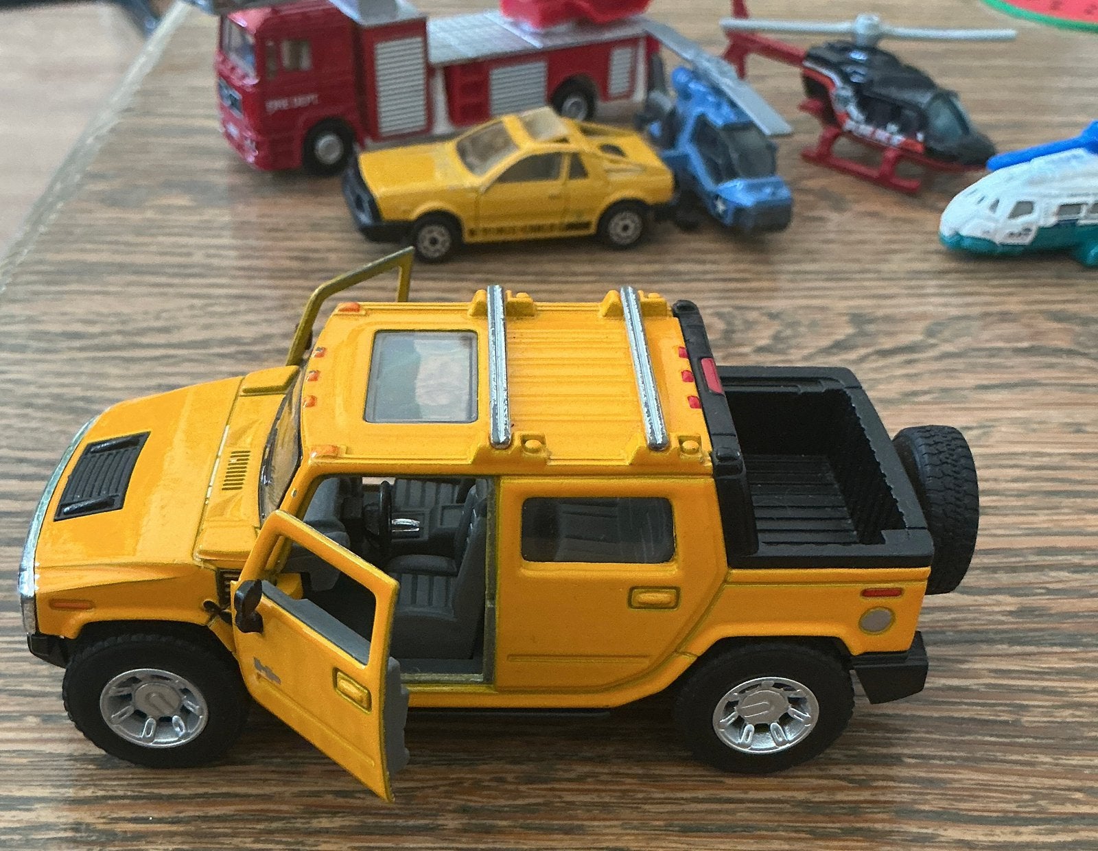 Gele Hummer Sut H2 auto 12 cm nu 3 euro, Ophalen, Zo goed als nieuw, Auto