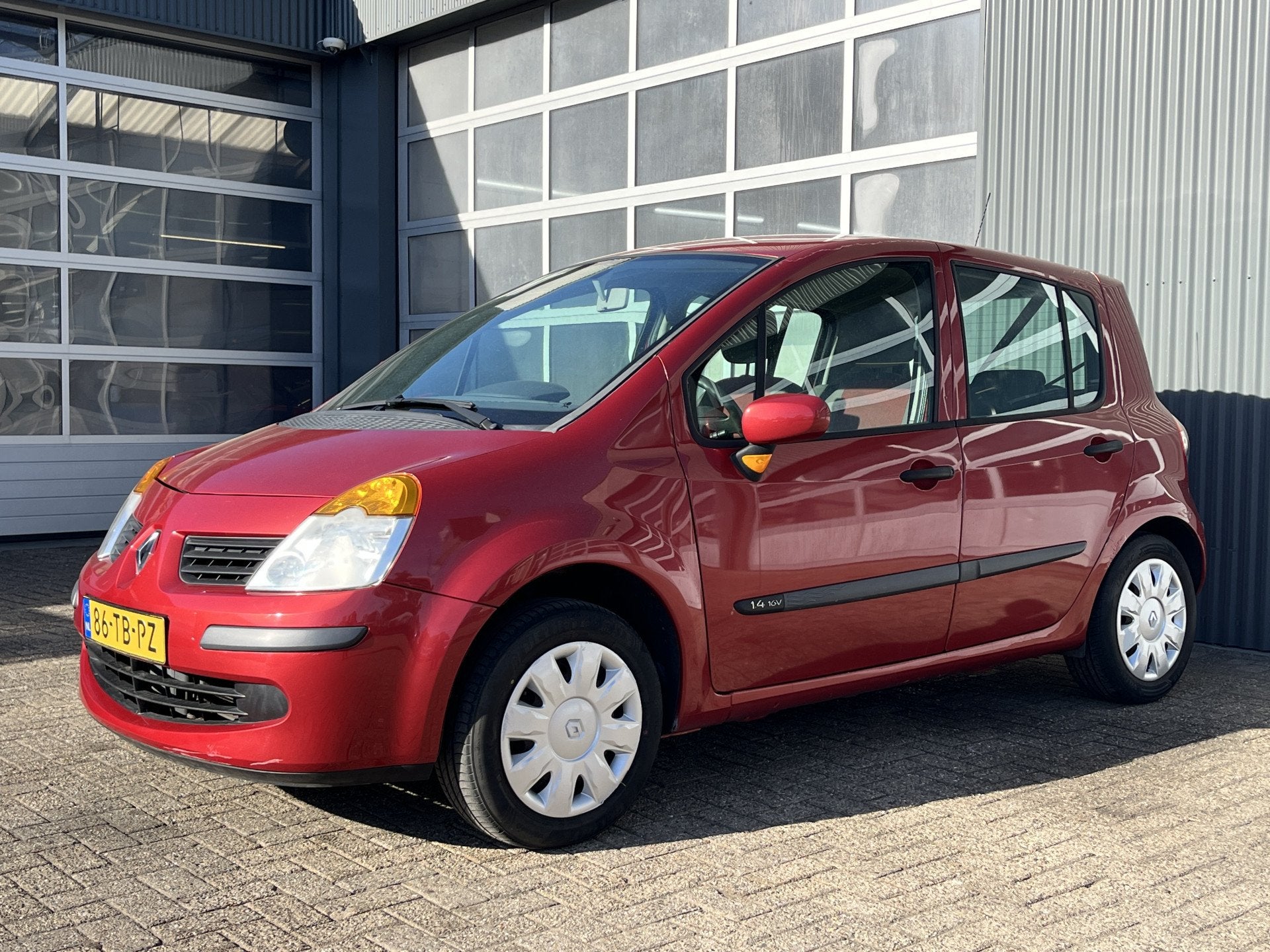 Renault Modus 1.4-16V Air APK 04-2027 Airco Cruise controle, Auto's, Renault, Voorwielaandrijving, Gebruikt, Zwart, 4 cilinders