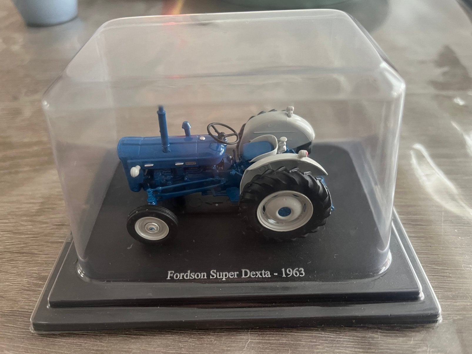 Ford dexta schaalmodel tractor 1:43, Ophalen of Verzenden, Zo goed als nieuw, Tractor of Landbouw