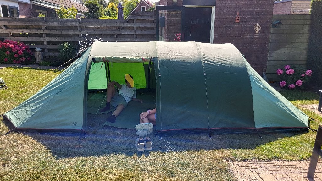 FALCO – 2 pers. Tunneltent met Binnentent, Caravans en Kamperen, Tenten, Ophalen, Zo goed als nieuw, Tot en met 3