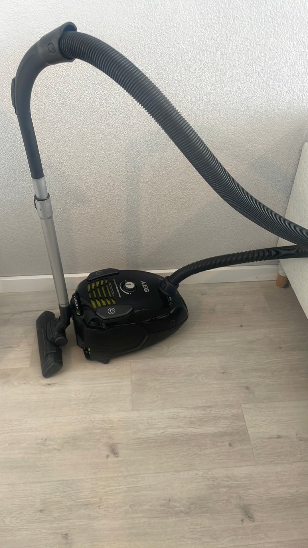 AEG PowerForce Stofzuiger, Witgoed en Apparatuur, Ophalen, Zo goed als nieuw