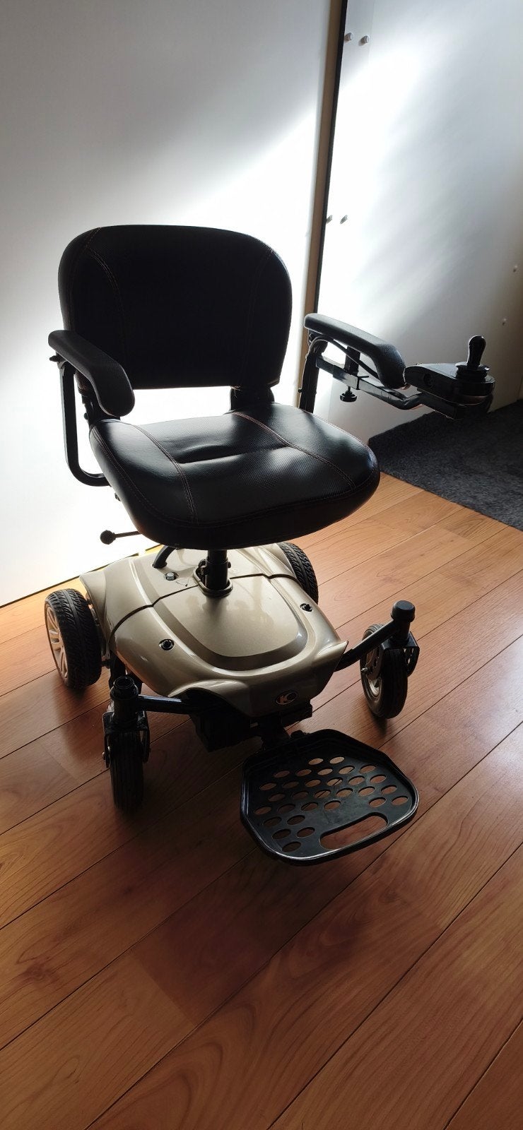 K-chair electrische rolstoel / scootmobiel, Ophalen, Inklapbaar, Zo goed als nieuw, Elektrische rolstoel
