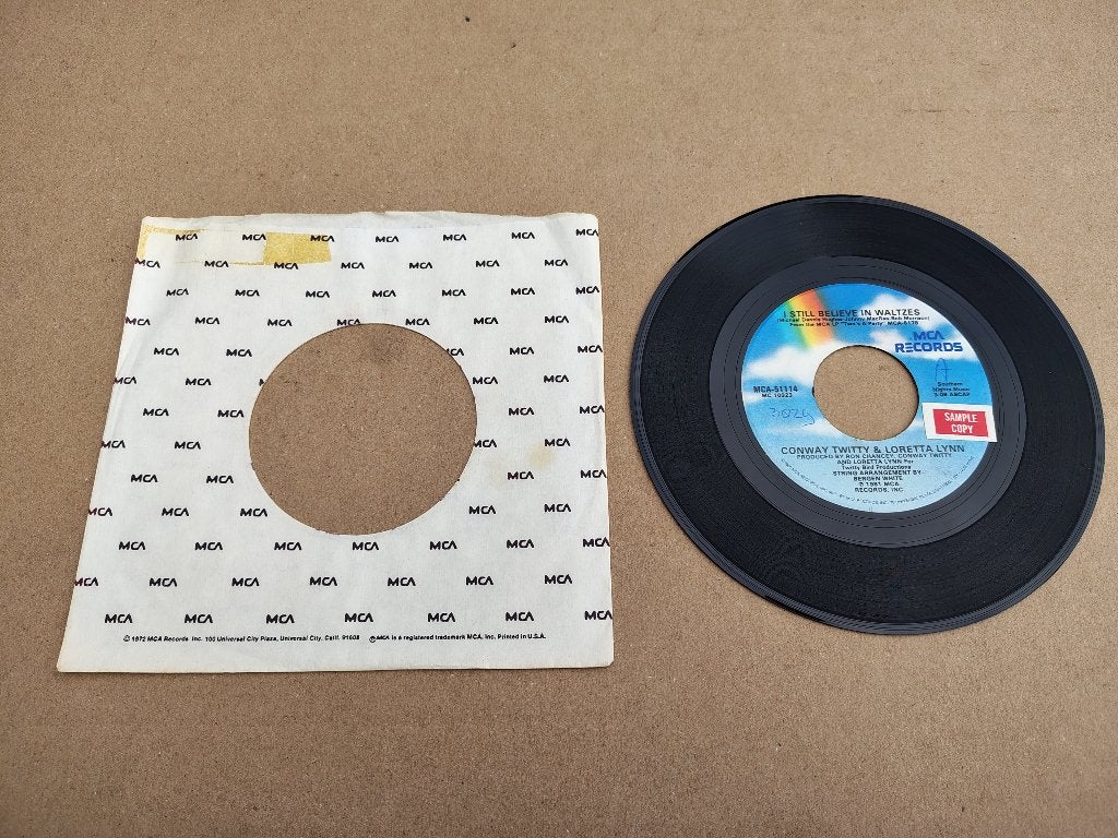 Single: Conway Twitty - I Still Believe In Waltz (1981) USA, Verzenden, Gebruikt, 7 inch, Pop