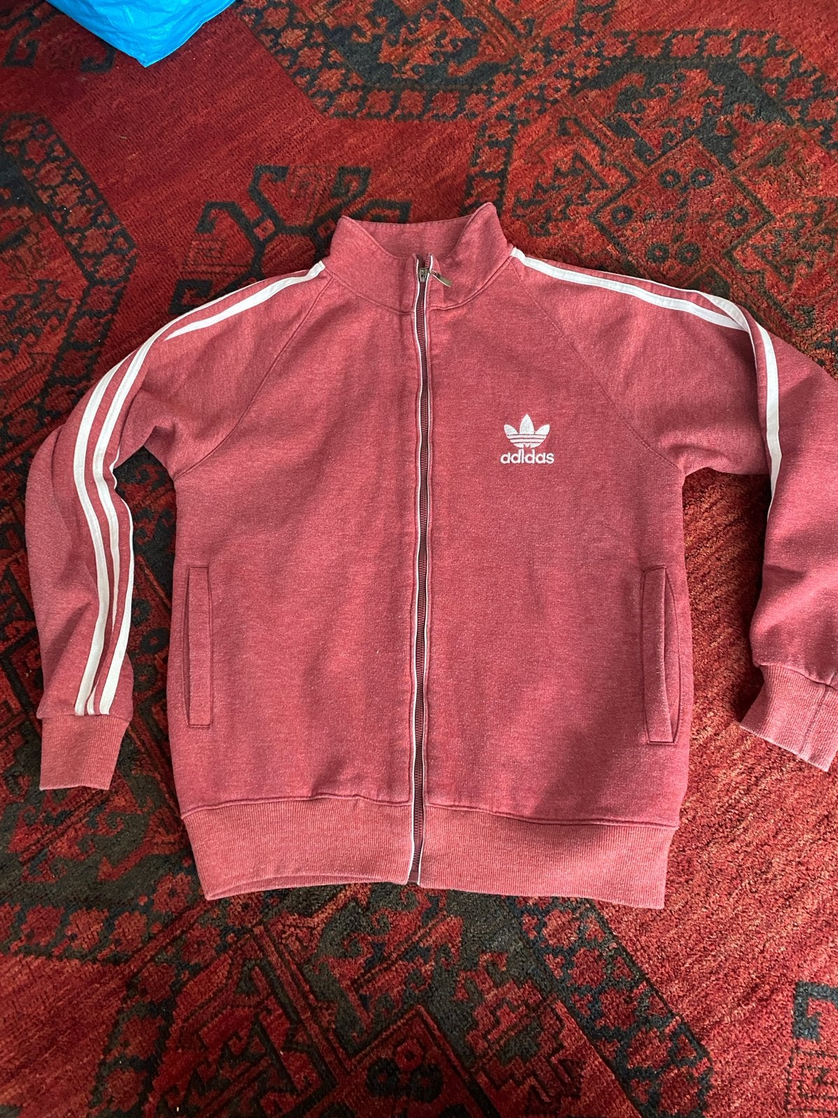 Adidas vest rood met witte strepen, Ophalen of Verzenden, Gedragen, Maat 38/40 (M), Rood